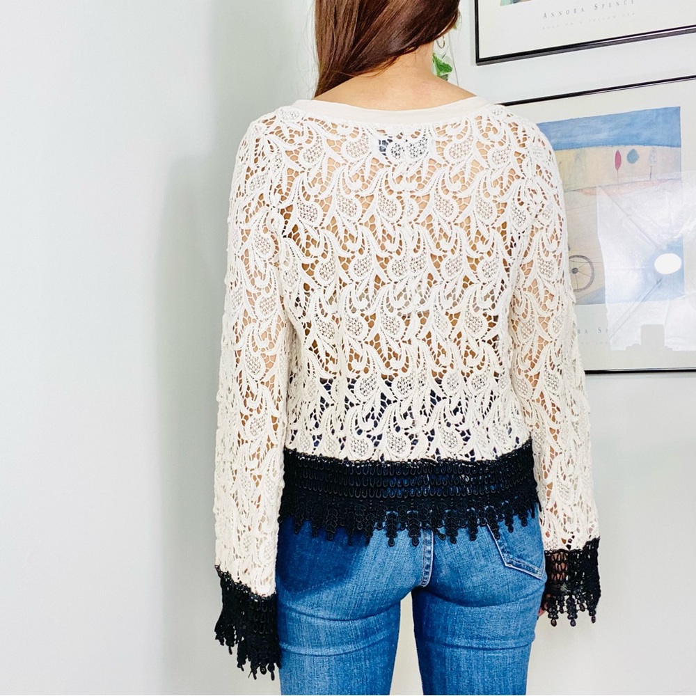 DRESS THE POPULATION BELL SLEEVE TOP - Picture 4 of 11